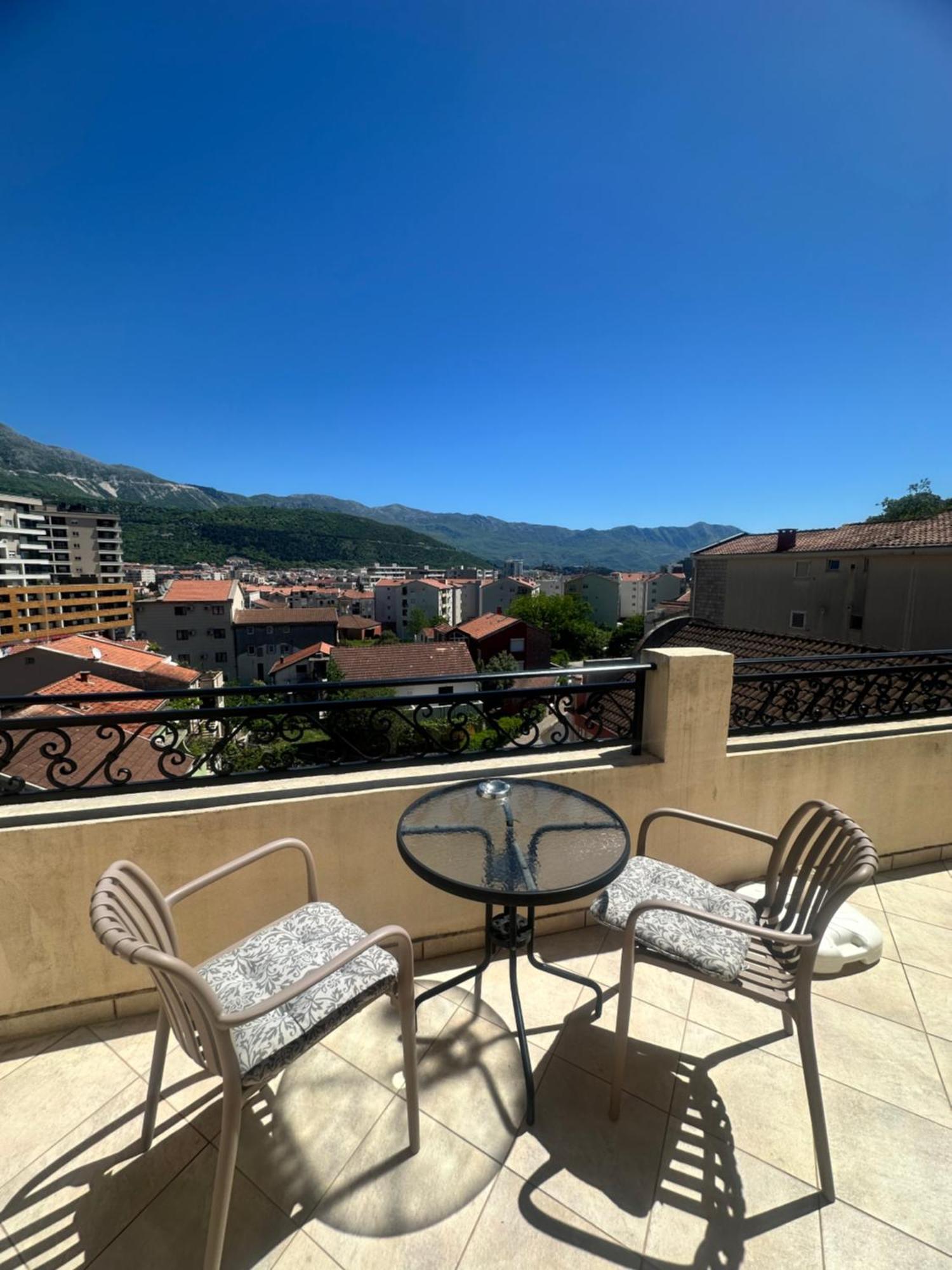 Apartments Manojlovic ブドヴァ エクステリア 写真