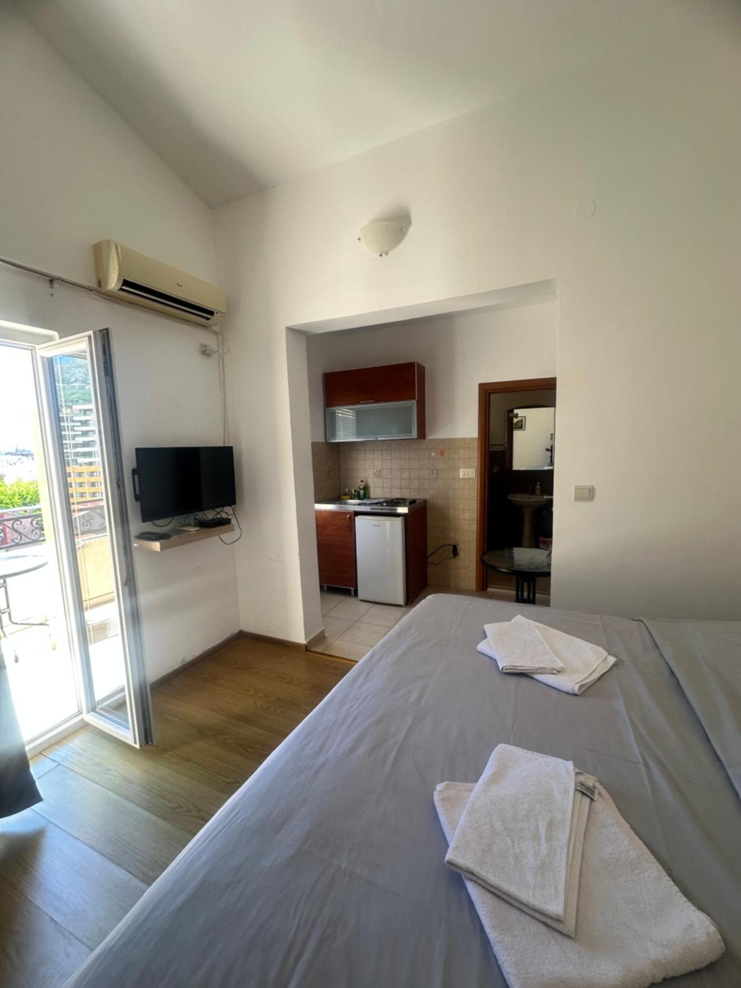 Apartments Manojlovic ブドヴァ エクステリア 写真